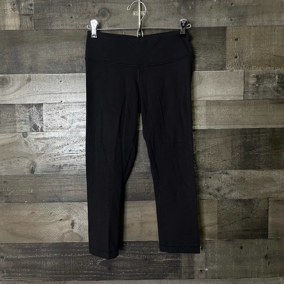 SOLD Lululemon Capri Leggings 4 - Picture 1 of 3